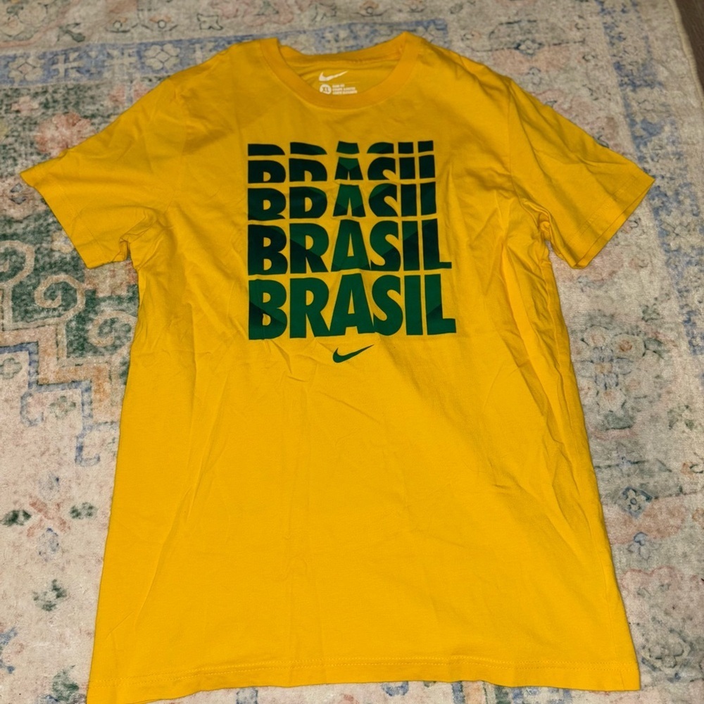Nike Brasil Yellow Graphic Men's T-Shirt- slim fit